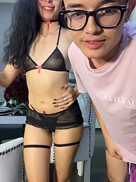 Snapshot of SAMANTHA_AND_PETER chatting on November 2025 09:48:01 PM SAMANTHA AND PETER online show from November 2025 09:48:01 PM