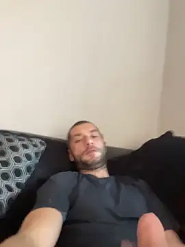 Kinkycouple142 online show from June 2026 07:04:02 PM