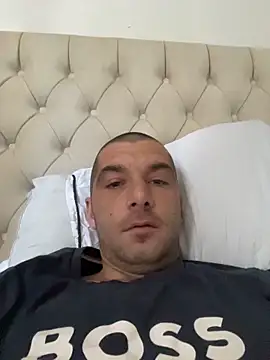 Kinkycouple142 online show from April 2026 02:40:01 PM