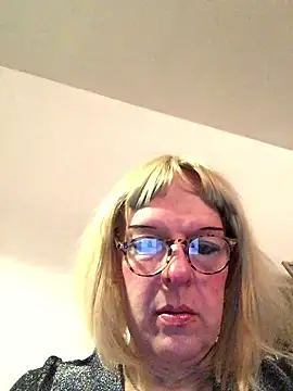 simone xdressing online show from January 2026 07:40:01 PM