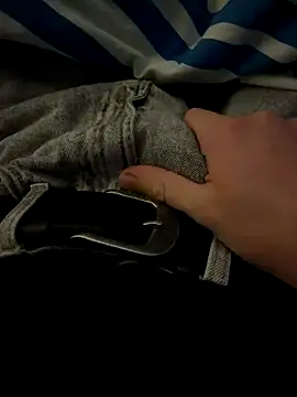 Snapshot of monsieur18cm chatting on November 2025 12:04:01 AM monsieur18cm online show from November 2025 12:04:01 AM