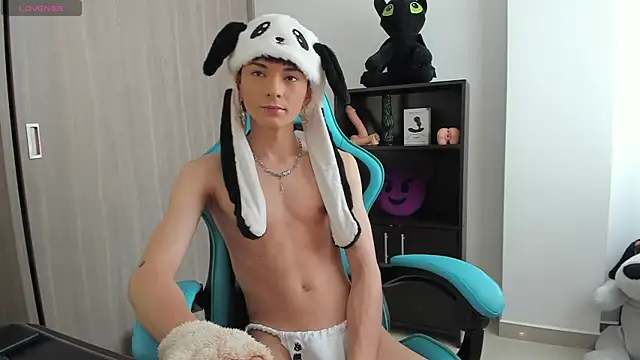 Snapshot of RYO_BLEU_ chatting on May 2026 03:41:01 PM RYO BLEU online show from May 2026 03:41:01 PM