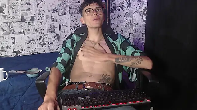 Snapshot of Mikey_Ryu chatting on November 2025 04:40:02 AM Mikey Ryu online show from November 2025 04:40:02 AM