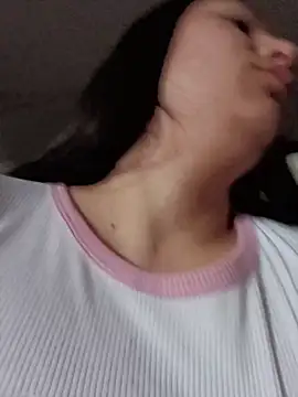 Snapshot of Little-Sammy chatting on November 2025 01:04:02 PM Little-Sammy online show from November 2025 01:04:02 PM