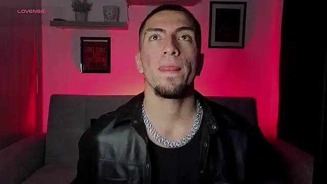 Snapshot of AresMassimoX chatting on November 2025 03:43:01 AM AresMassimoX online show from November 2025 03:43:01 AM