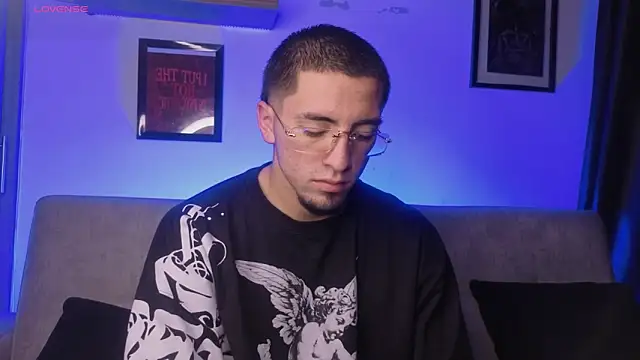 AresMassimoX online show from February 2026 06:07:01 PM