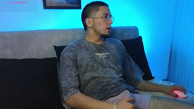 AresMassimoX online show from March 2026 03:19:02 PM