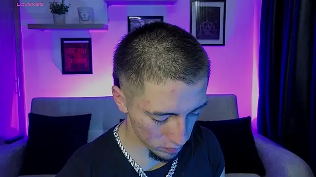 AresMassimoX online show from November 2025 03:21:02 AM