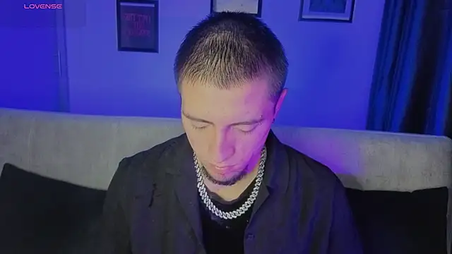 AresMassimoX online show from November 2025 03:39:02 AM