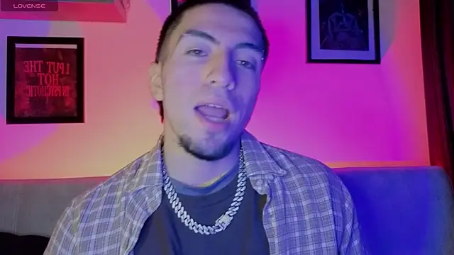 AresMassimoX online show from December 2025 01:27:01 AM