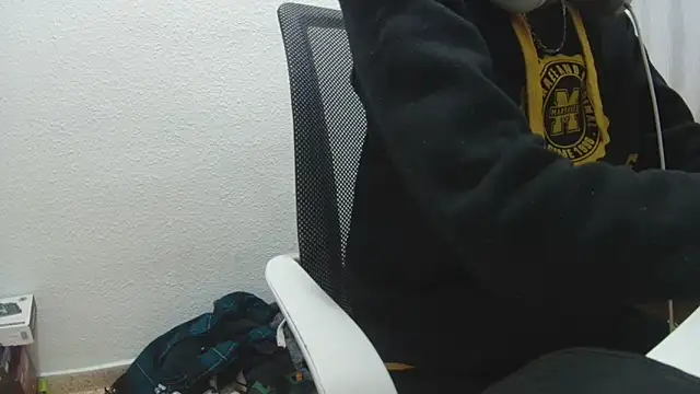 Calavera2001 online show from December 2025 03:57:02 PM