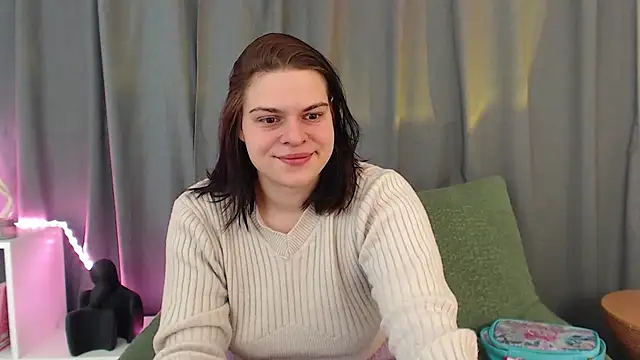 Dona Mafia online show from December 2025 12:32:01 AM