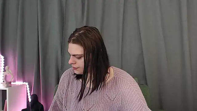 Dona Mafia online show from November 2025 11:49:02 PM