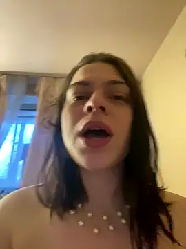 Dona Mafia online show from December 2025 10:32:01 PM