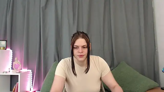 Dona Mafia online show from November 2025 11:20:02 PM