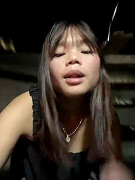 Snapshot of Hilary118 chatting on November 2025 04:28:01 AM Hilary118 online show from November 2025 04:28:01 AM