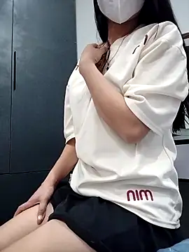   Anna    online show from December 2025 01:32:01 PM