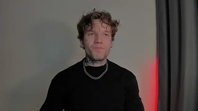 Huntall77 online show from November 2025 04:10:01 PM