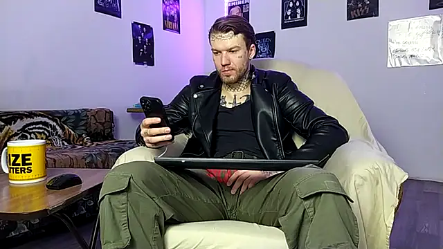 Huntall77 online show from February 2026 04:31:01 AM