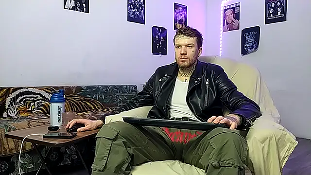 Huntall77 online show from February 2026 04:55:01 AM