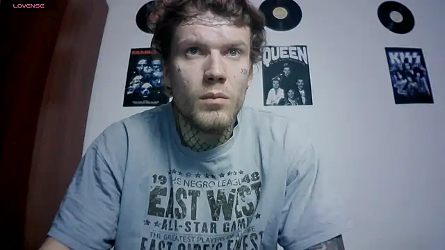 Huntall77 online show from November 2025 02:50:01 PM