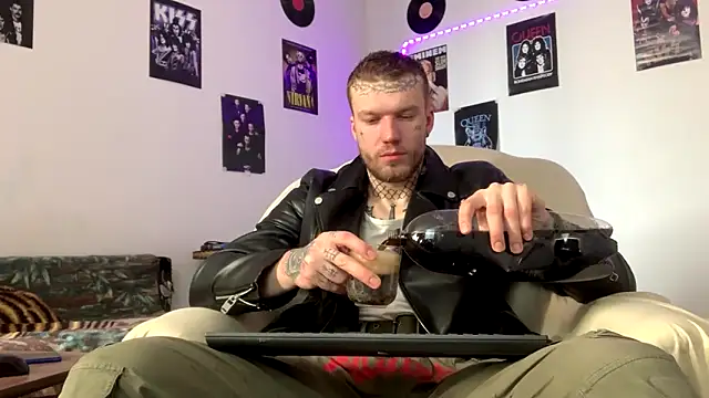 Huntall77 online show from February 2026 11:00:02 AM