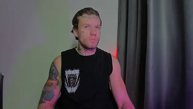 Huntall77 online show from November 2025 01:22:02 PM