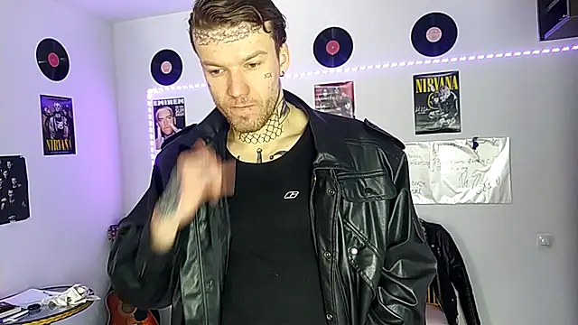 Huntall77 online show from February 2026 06:32:02 AM