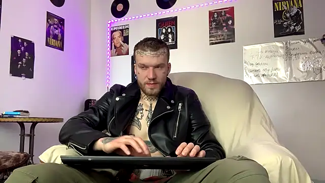 Huntall77 online show from February 2026 06:24:02 AM