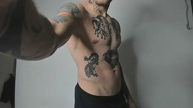 Huntall77 online show from November 2025 06:45:01 PM