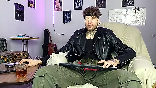 Huntall77 online show from February 2026 05:29:02 AM