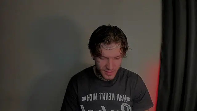 Huntall77 online show from November 2025 02:50:01 PM