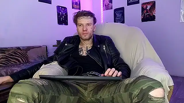 Huntall77 online show from January 2026 05:27:02 PM