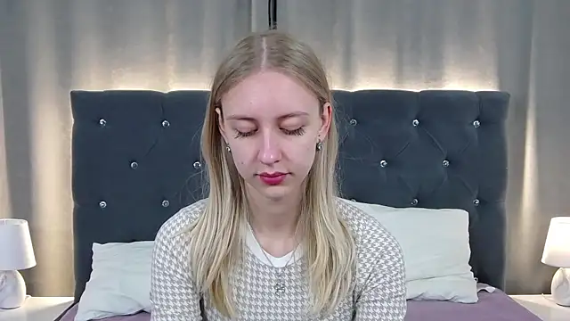 RachaelCute online show from May 2026 04:06:01 AM