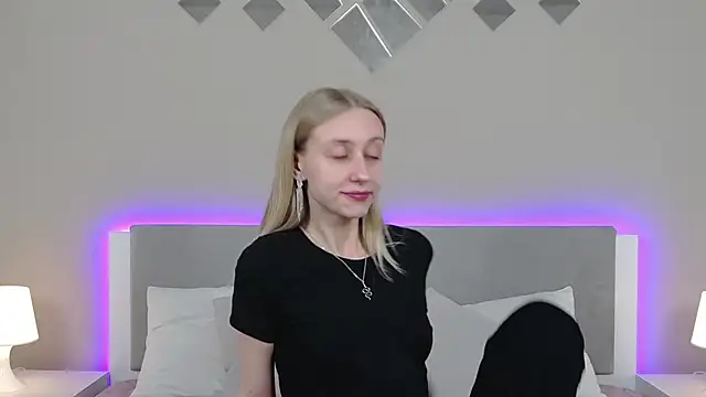 RachaelCute online show from April 2026 11:06:01 AM