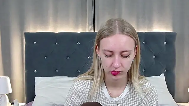 RachaelCute online show from May 2026 03:54:02 AM