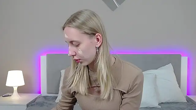 Snapshot of RachaelCute chatting on February 2026 01:22:01 PM RachaelCute online show from February 2026 01:22:01 PM