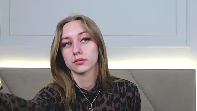 RachaelCute online show from December 2025 04:15:01 AM