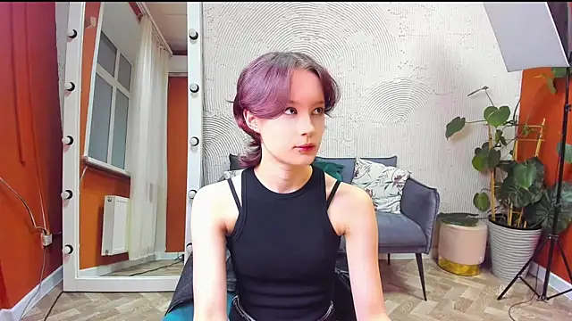 Snapshot of Annie_Way chatting on November 2025 12:31:02 PM Annie Way online show from November 2025 12:31:02 PM