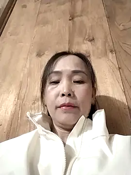 Feeling-hot online show from November 2025 01:15:01 PM