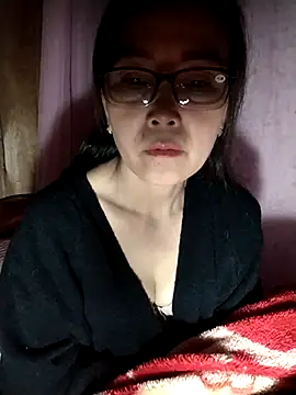 Feeling-hot online show from November 2025 06:33:02 PM