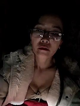 Feeling-hot online show from November 2025 04:55:02 PM