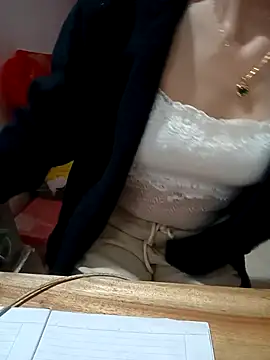 Feeling-hot online show from December 2025 02:52:01 PM