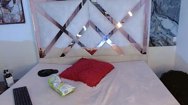 tael novacs online show from December 2025 03:13:02 AM