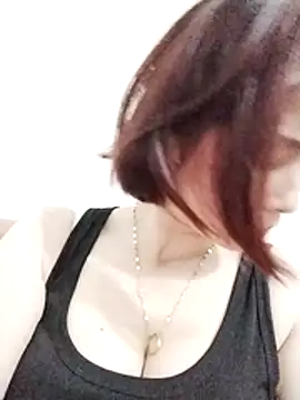 Snapshot of Swan-white123 chatting on December 2025 07:07:02 PM Swan-white123 online show from December 2025 07:07:02 PM