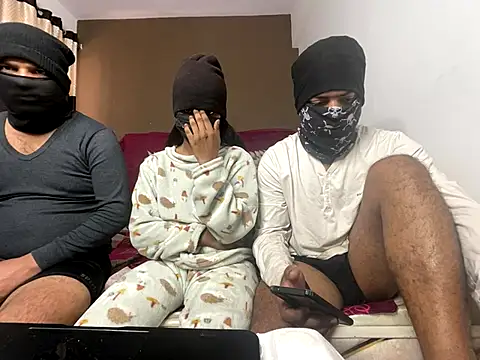 avnikaur online show from November 2025 07:09:01 AM