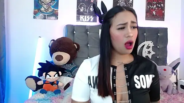 lunabritton1 online show from March 2026 04:45:01 AM