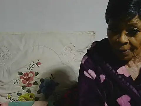 GucciladyXXXX online show from February 2026 05:32:02 PM