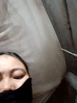 thuy-kieu online show from November 2025 03:28:01 AM