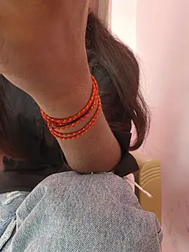 Iamyourdarling online show from November 2025 09:57:02 AM